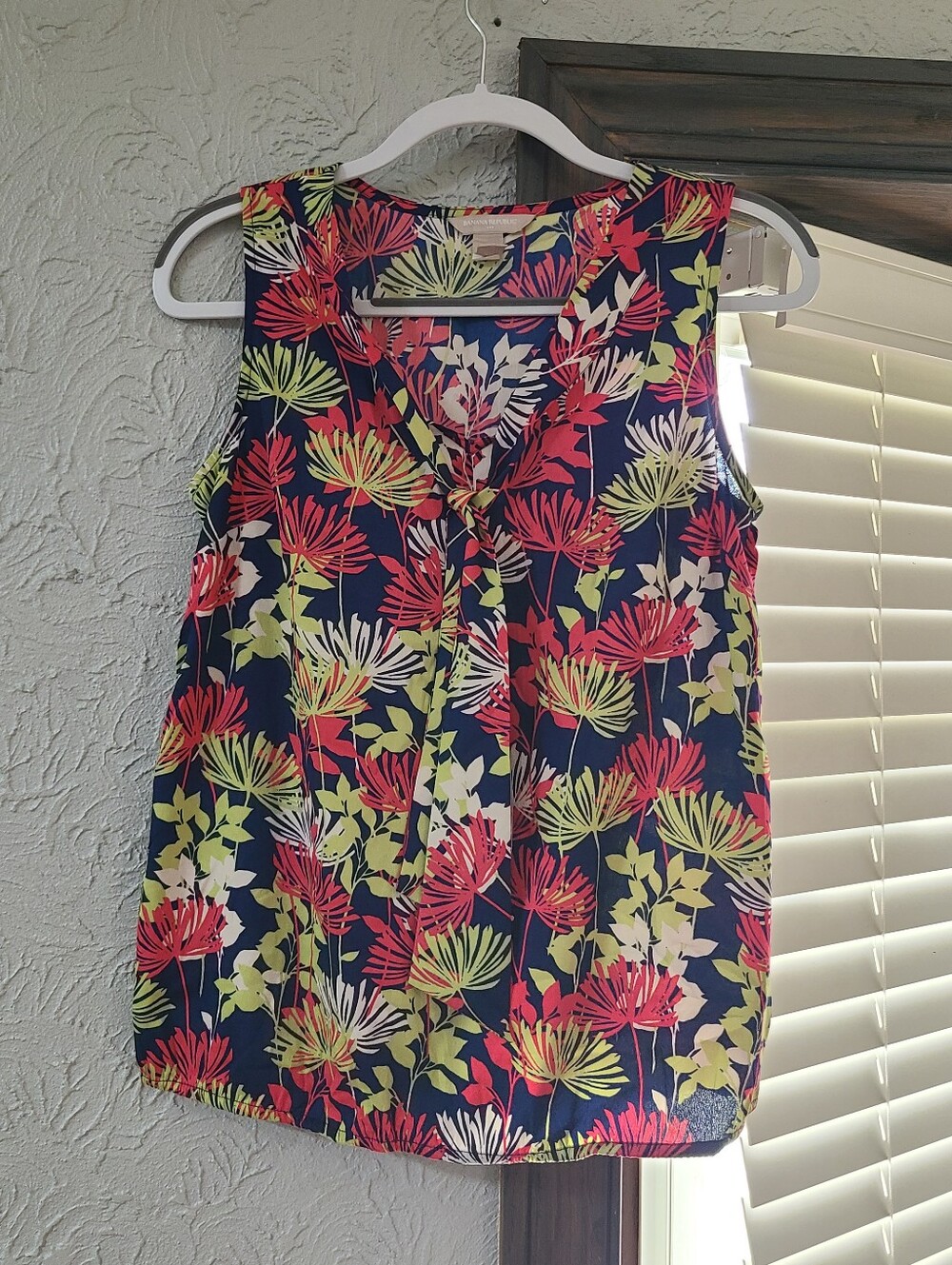 Banana Republic Tank Top Sleeveless Blue Tropical Print Tie Neck Womens Small